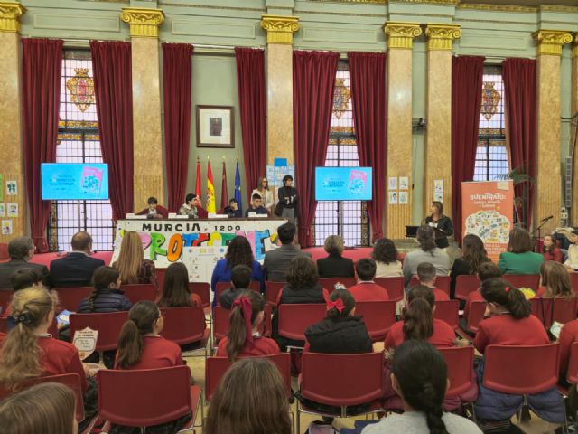 Cerca de 200 escolares del municipio protagonistas del 'Pleno Inclusivo, Plena Inclusión' celebrado en el Ayuntamiento - 1, Foto 1