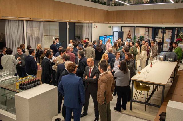 IWG inaugura Spaces Bernabéu, el centro de trabajo flexible más grande de España - 1, Foto 1