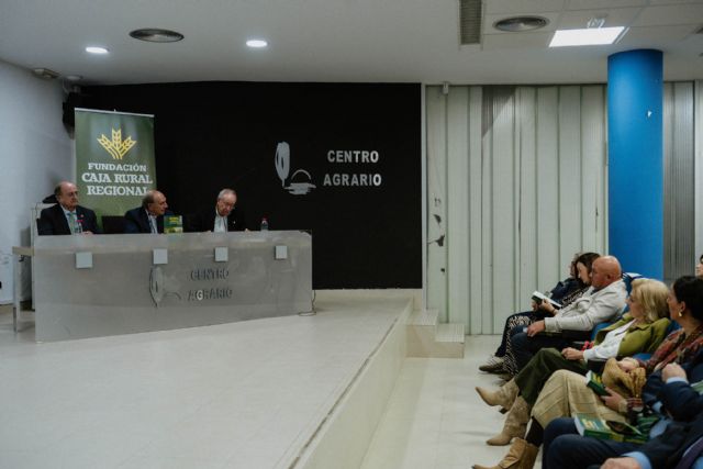 Nuevo éxito en la presentación del libro “De punta a punta” en Fuente Álamo, un viaje por la esencia de la Región de Murcia - 5, Foto 5