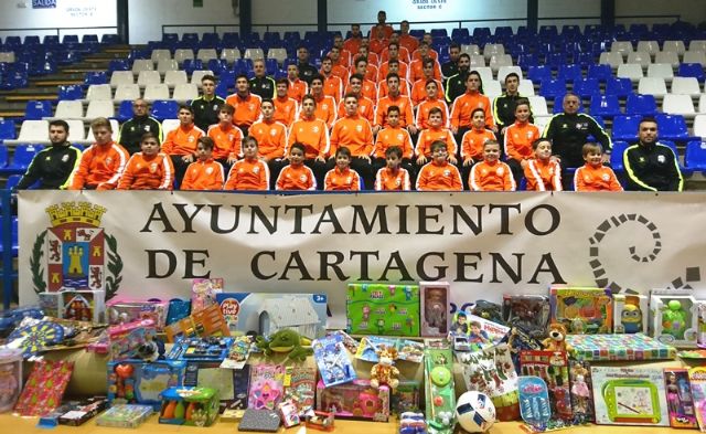 El Plasticos Romero colabora con la campaña de recogida de juguetes con una rifa solidaria - 1, Foto 1