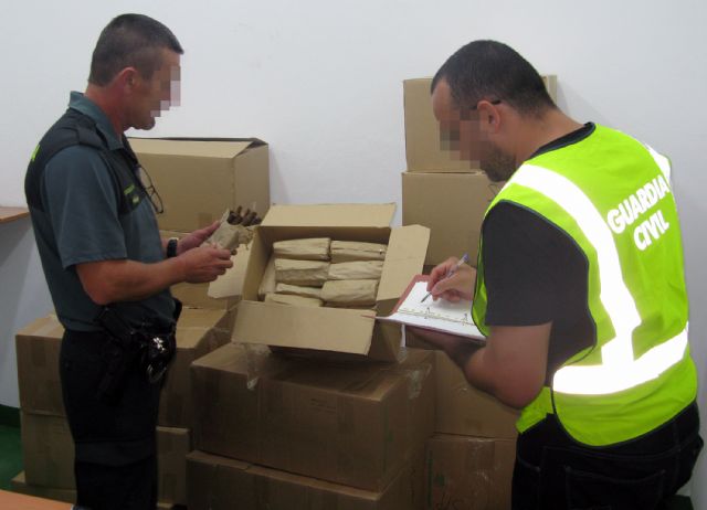 La Guardia Civil se incauta de más de 30.000 puros artesanales en un vehículo - 3, Foto 3