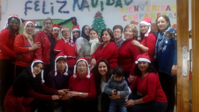El Programa Municipal de Inmigrantes de Molina de Segura celebra las fiestas navideñas con un taller de villancicos y dulces - 2, Foto 2