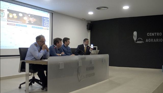 Los vecinos de los entornos rurales de Fuente Álamo ya disponen de una aplicación móvil directamente conectada con la Policía Local - 1, Foto 1