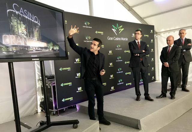 El consejero de Hacienda asiste a la colocación de la primera piedra del Gran Casino del Grupo Orenes - 1, Foto 1