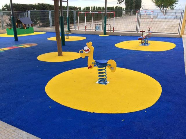 Concluyen las obras del nuevo parque infantil del 'Vista Alegre' - 1, Foto 1