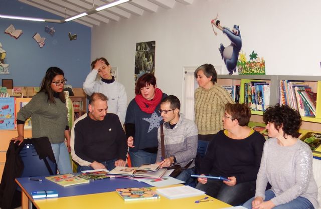 Una tarde de cuentos en la biblioteca municipal de alhama, Foto 5