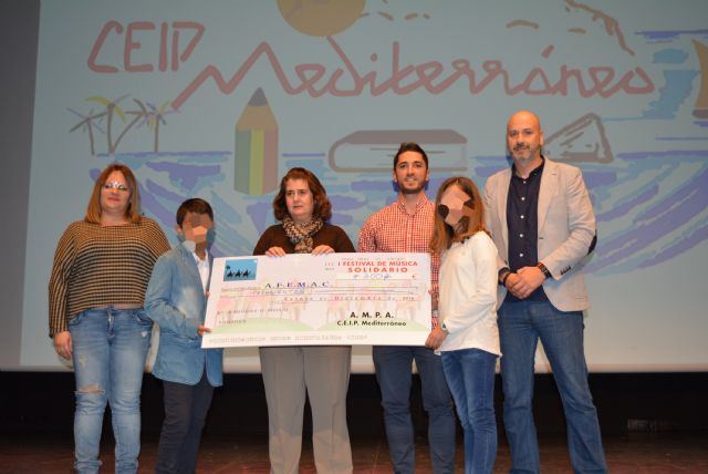 El colegio Mediterráneo celebra su festival navideño a beneficio de Afemac - 2, Foto 2