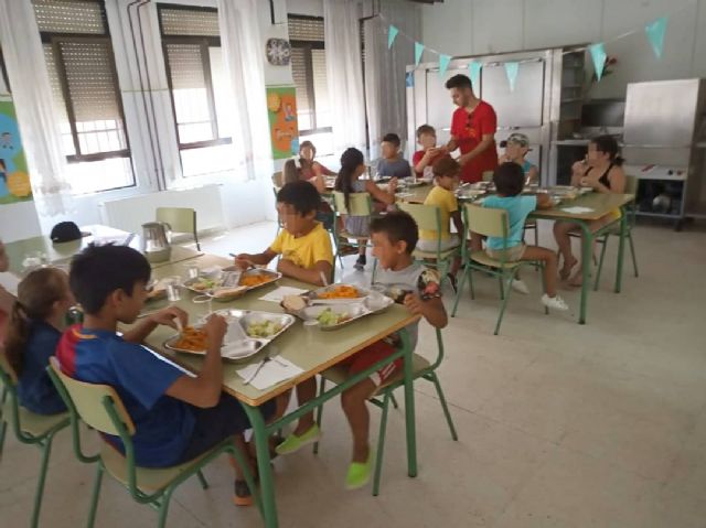 El lunes se pondrá en marcha un comedor escolar para las vacaciones de Navidad en las instalaciones del Colegio San Fernando - 1, Foto 1