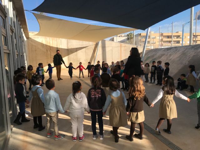 La zona de Infantil del Colegio Ntra. Sra. del Rosario ya dispone de espacios de sombra en el patio - 2, Foto 2