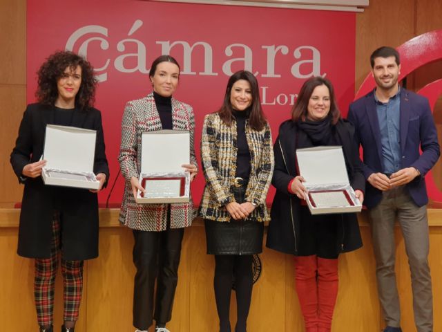 Estudio Fotográfico Moman, primer premio del concurso de escaparates navideños 2019 - 2, Foto 2