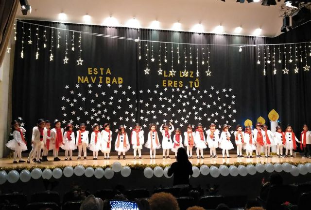 Más de 300 alumnos del colegio San José protagonizan un entrañable festival de villancicos - 2, Foto 2