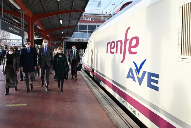 Pedro Sánchez inaugura junto a Su Majestad el Rey el último tramo que completa la llegada del AVE a Galicia - 2, Foto 2