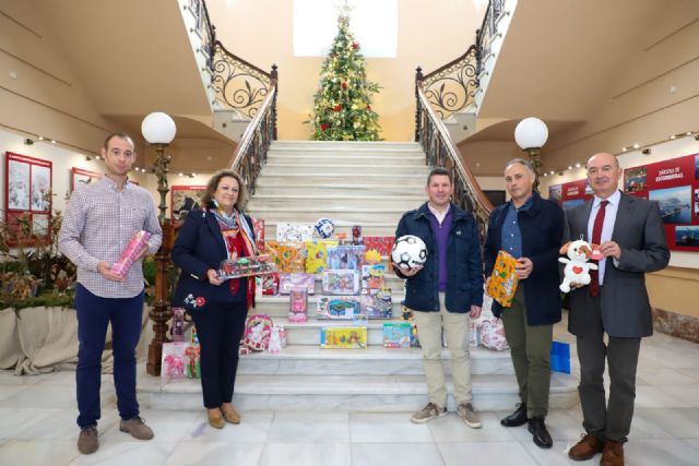 La Autoridad Portuaria donará 800 juguetes a la campaña solidaria del Ayuntamiento de Cartagena - 2, Foto 2