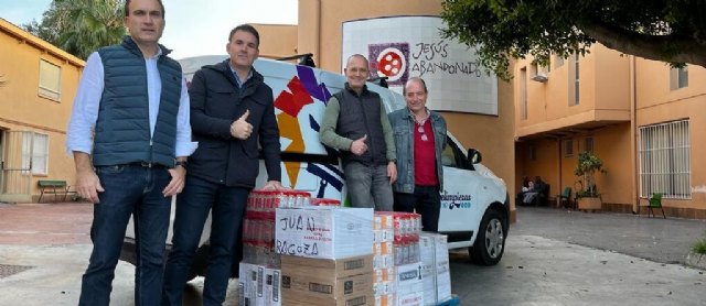 El Colegio Oficial y la Asociación de Químicos de la Región de Murcia, hacen su donación de alimentos a Jesús Abandonado - 1, Foto 1