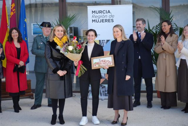 La primera campeona mundial de motociclismo, Ana Carrasco, es referente femenino en el proyecto ´Murcia, Región de Mujeres´ - 2, Foto 2