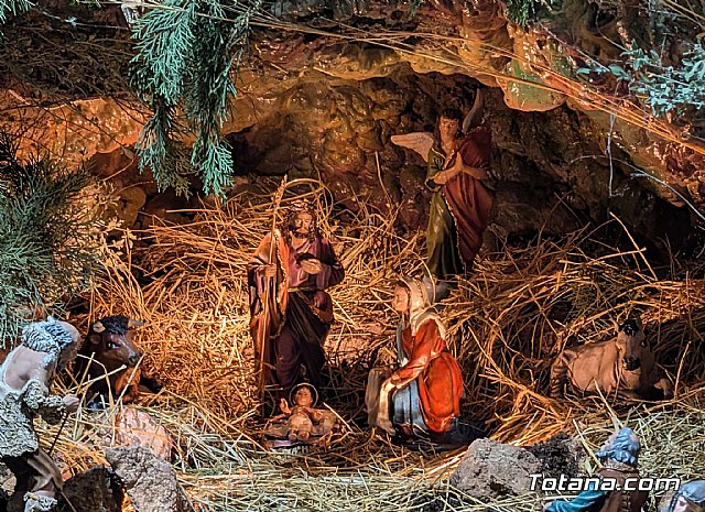 La parroquia de Santiago el Mayor de Totana bendice su Belén renovado con figuras de la tradición murciana - 2, Foto 2