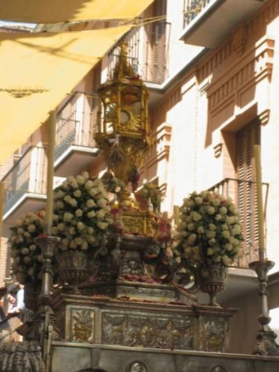 La procesión del Corpus Christi de la ciudad de Granada se hace ...