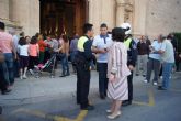 Policía Local y Protección Civil intervienen en el dispositivo del suceso provocado por el vehículo que se empotró en la Iglesia de Santiago - 10