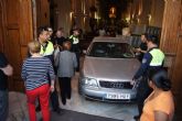 Policía Local y Protección Civil intervienen en el dispositivo del suceso provocado por el vehículo que se empotró en la Iglesia de Santiago - 1