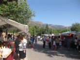 El mercadillo artesano de La Santa comienza la temporada del año con un gran éxito de visitantes gracias a la buena jornada climatológica - 1