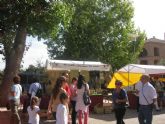 El mercadillo artesano de La Santa comienza la temporada del año con un gran éxito de visitantes gracias a la buena jornada climatológica - 3