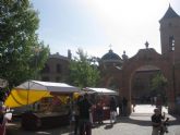 El mercadillo artesano de La Santa comienza la temporada del año con un gran éxito de visitantes gracias a la buena jornada climatológica - 4