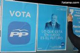Se celebra la tradicional pegada de carteles con la que arranca de forma oficial la campaña electoral para las europeas - 13 Se celebra la tradicional pegada de carteles con la que arranca de forma oficial la campaña electoral para las europeas - 13