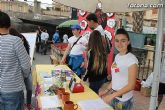 Los alumnos del Colegio Reina Sofía han promocionado y vendido los productos de sus jóvenes empresas en el mercadillo semanal de Totana - 1