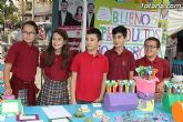 Los alumnos del Colegio Reina Sofía han promocionado y vendido los productos de sus jóvenes empresas en el mercadillo semanal de Totana - 13
