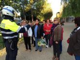 Mujeres de la Asociación de Amas de Casa de las Tres Ave Marías realizan una caminata popular y homenaje a las víctimas de la violencia de género - 3