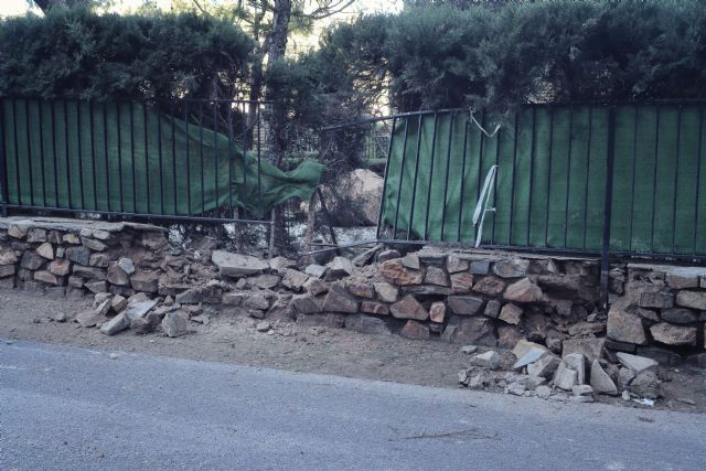 El presidente de la Junta de Santo Ángel muestra su malestar al no encontrar respuesta ni solución a los desprendimientos de rocas - 1, Foto 1