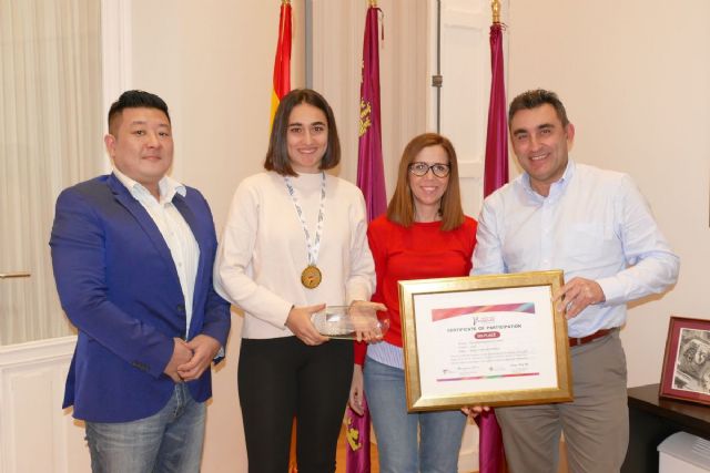 La campeona de España de Taekwondo, Paula Vergara, compartió sus triunfos con la alcaldesa - 1, Foto 1