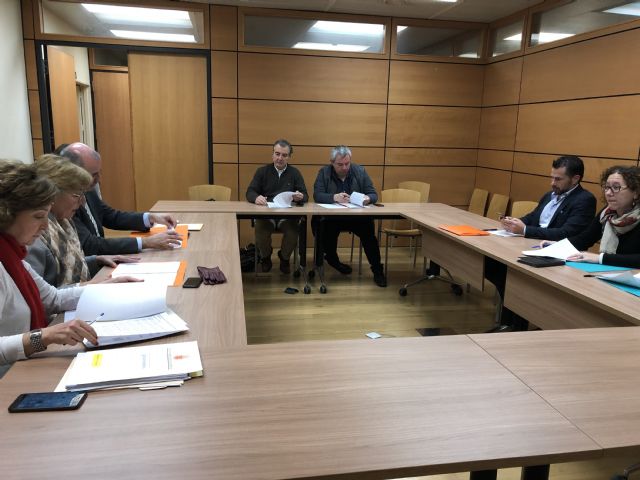 Comienzan los trabajos para elaborar un nuevo Reglamento de Honores y Distinciones del Ayuntamiento - 1, Foto 1