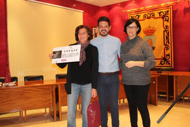 La Concejalía de Cultura entrega premios a los ganadores de los concursos de fotografía 'Bullas en otoño', artistas locales y reconoce a los participantes de la Ruta de Belenes con una figura de Belenes Serrano - 5, Foto 5