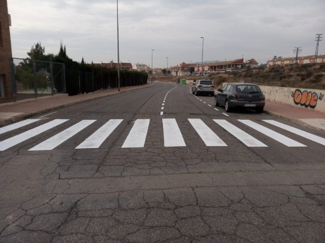 [They carry out horizontal road marking work on Ciudad de Mï¿½rida street to promote safety in this area of ??the 