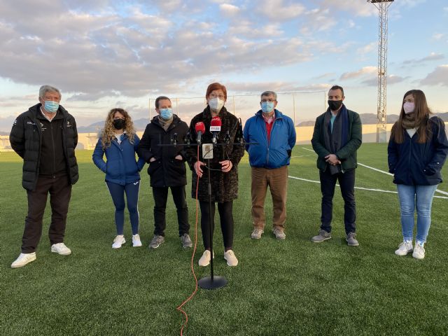 Finalizan las obras de sustitución del césped artificial del campo de fútbol Antonio Ibáñez - 1, Foto 1