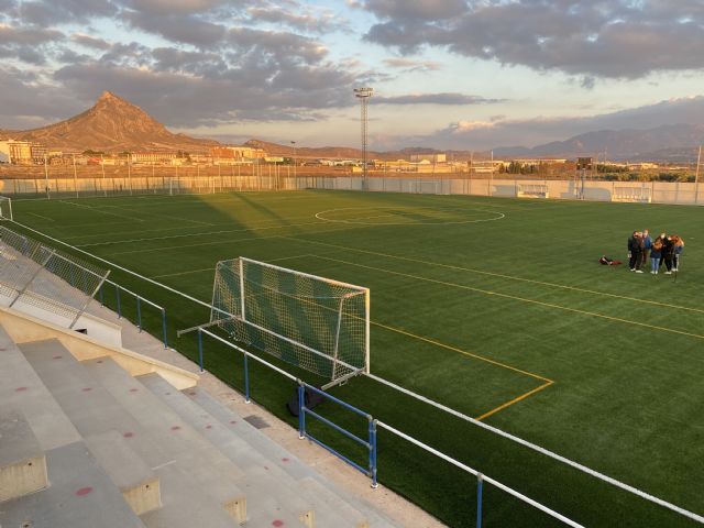 Finalizan las obras de sustitución del césped artificial del campo de fútbol Antonio Ibáñez - 2, Foto 2