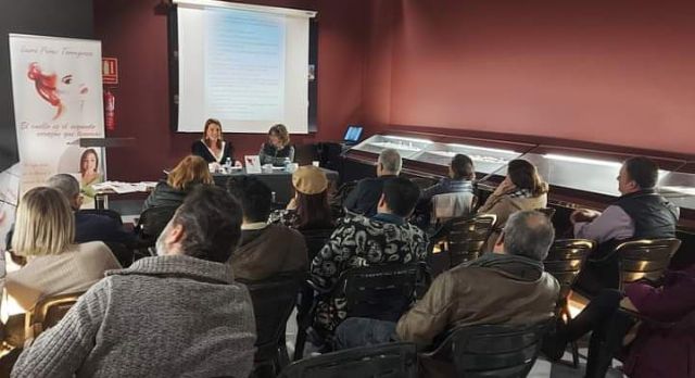 Laura Pérez Torregrosa  presentó El cuello es el segundo corazón que tenemos - 2, Foto 2