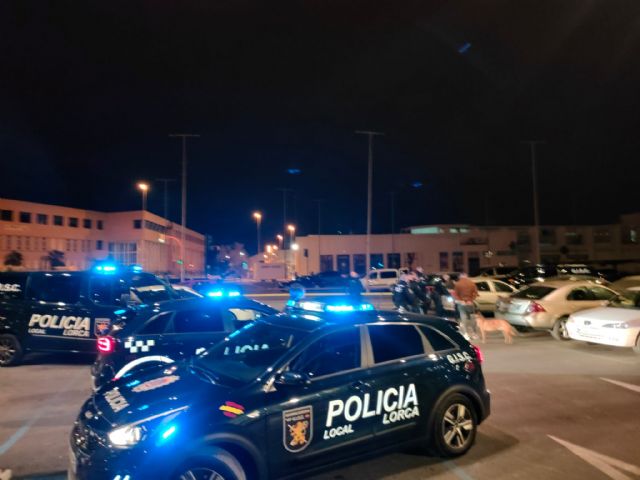 La Policía Local de Lorca detiene a tres personas por un presunto delito contra la salud pública incautándose de 102 gramos de cocaína - 2, Foto 2