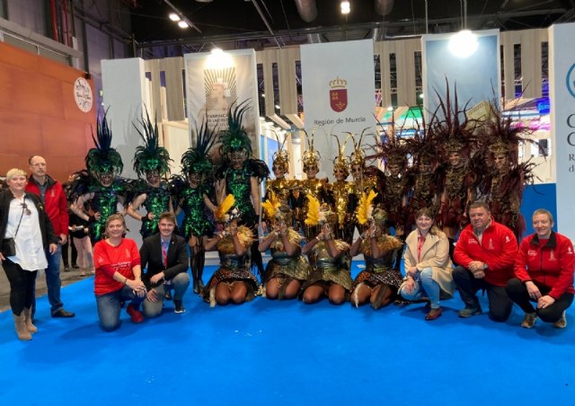La Federación de Peñas de Carnaval eleva el Carnaval totanero a la esfera nacional e internacional en Fitur, Foto 2