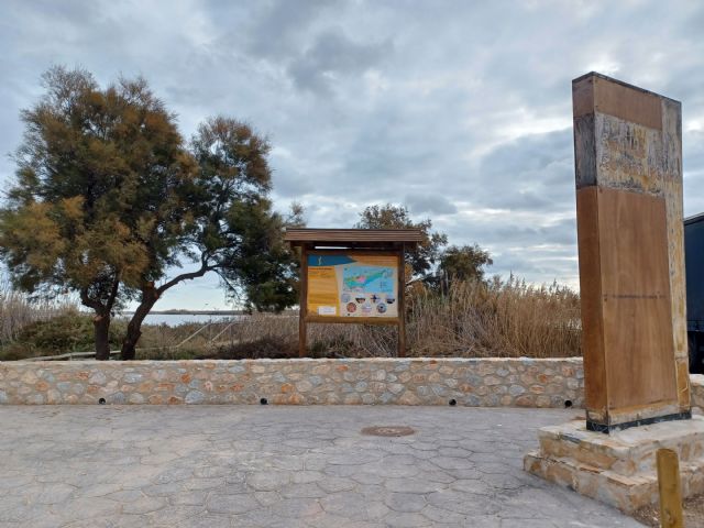 El Gobierno regional remodela y mejora el acceso peatonal del Parque Regional Salinas de San Pedro - 1, Foto 1
