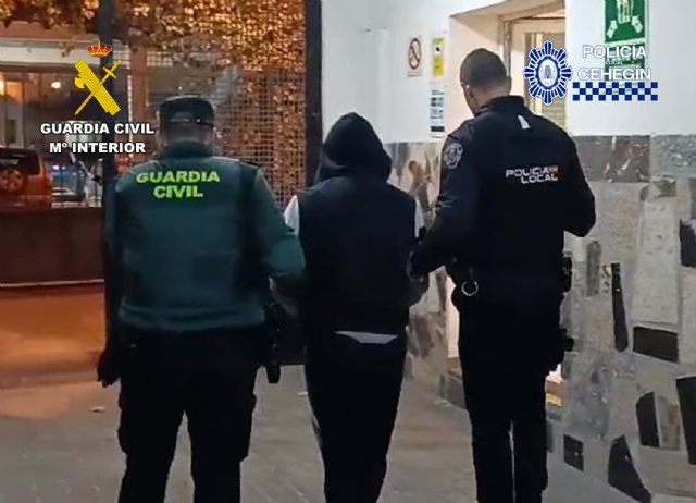 Detienen in fraganti a dos personas mientras robaban en casas de campo de Cehegín - 3, Foto 3