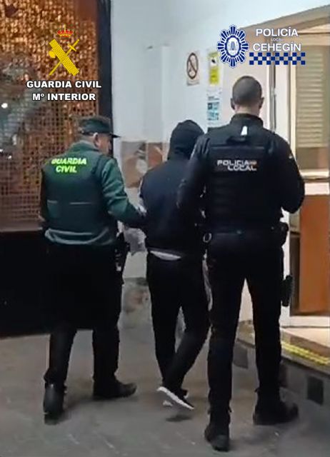 Detienen in fraganti a dos personas mientras robaban en casas de campo de Cehegín - 5, Foto 5