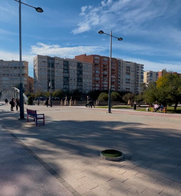 El PSOE exige la reposición de la bandera arcoíris en la plaza de la Diversidad de Murcia - 1, Foto 1