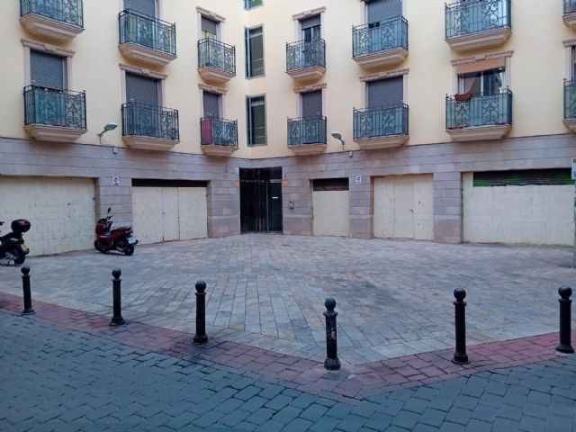 El barrio de San Juan renueva su imagen a través de la eliminación de pintadas vandálicas - 2, Foto 2