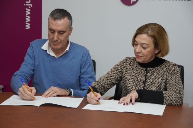 El Ayuntamiento recepciona la donación de varios documentos pertenecientes al canónigo Juan Lozano Santa - 1, Foto 1