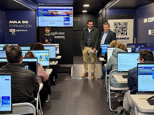 La campaña Applícate: Sube , conecta y aprende vuelve a San Javier - 1, Foto 1