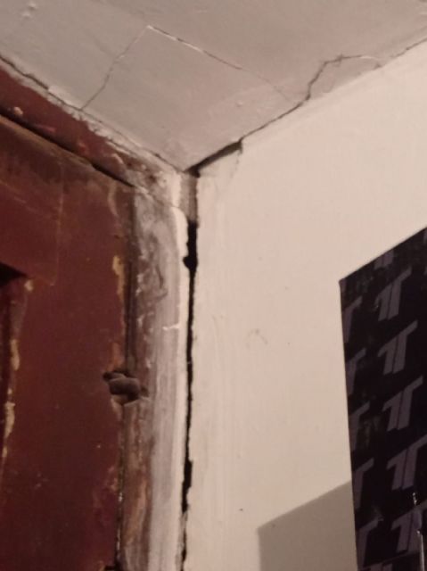 IU pide actuar frente al deterioro arquitectónico de algunas viviendas en calle Cava - 4, Foto 4