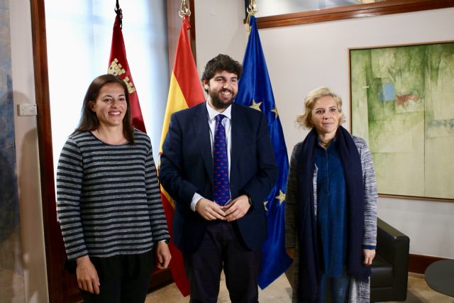 Fernando López Miras recibe a la atleta lorquina Úrsula Ruiz, campeona de España de lanzamiento de peso en pista cubierta - 1, Foto 1