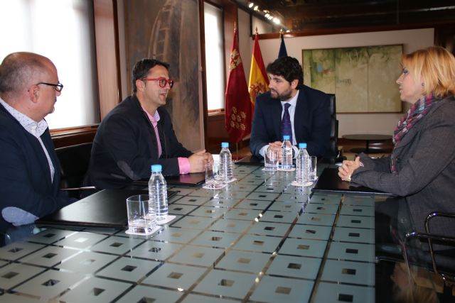 Fernando López Miras se reúne con el presidente de la Federación Española de Enfermedades Raras, Foto 1
